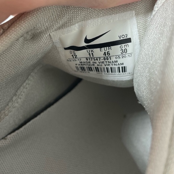 Nike Air Wild Sneakers in Light Bone Sail Terra Orange Size 12 - Picture 9 of 9